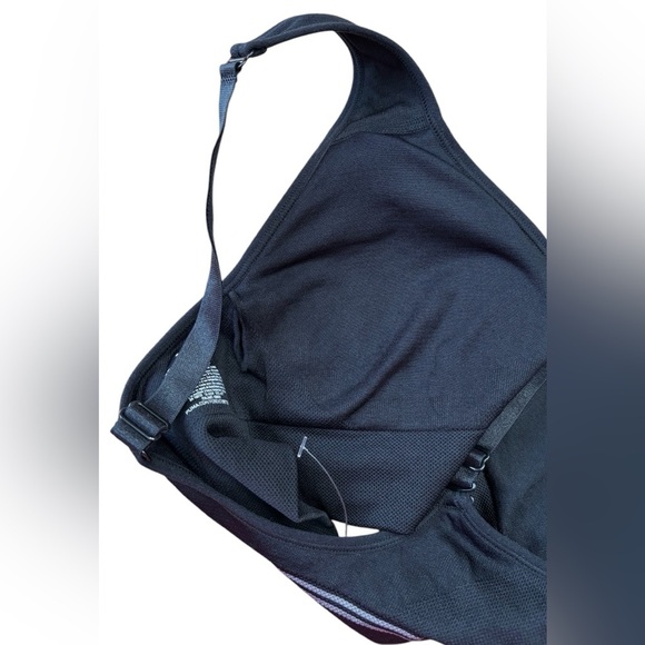 NWOT, PUMA, Seamless Sports Bra, Small, Black 🏃♀️➡️ - Picture 5 of 10